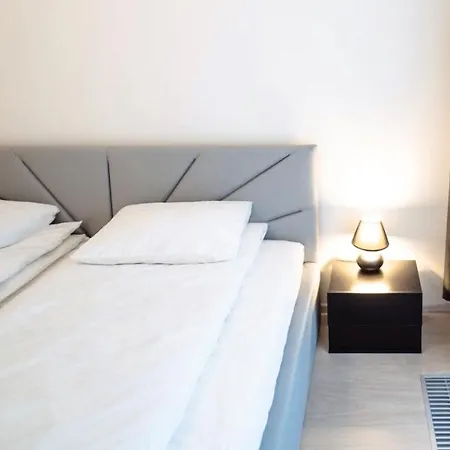 Tran Chien With Free Private Parking * Prague