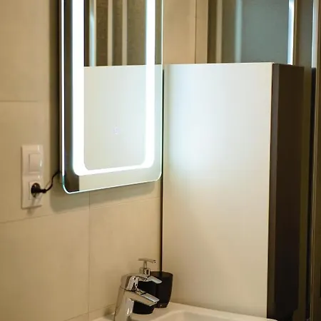 Apartment Tran Chien With Free Private Parking Prague