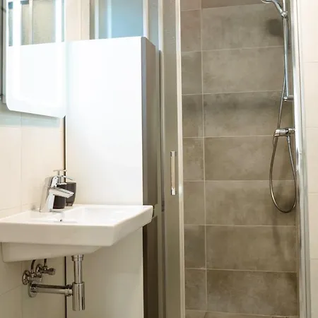 Tran Chien With Free Private Parking Apartment Prag